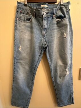 Levi's Light Blue Boyfriend Denim Cropped Jeans Size 31